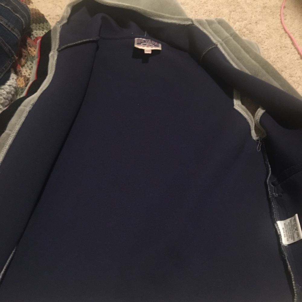 Vest - Picture 2 of 4